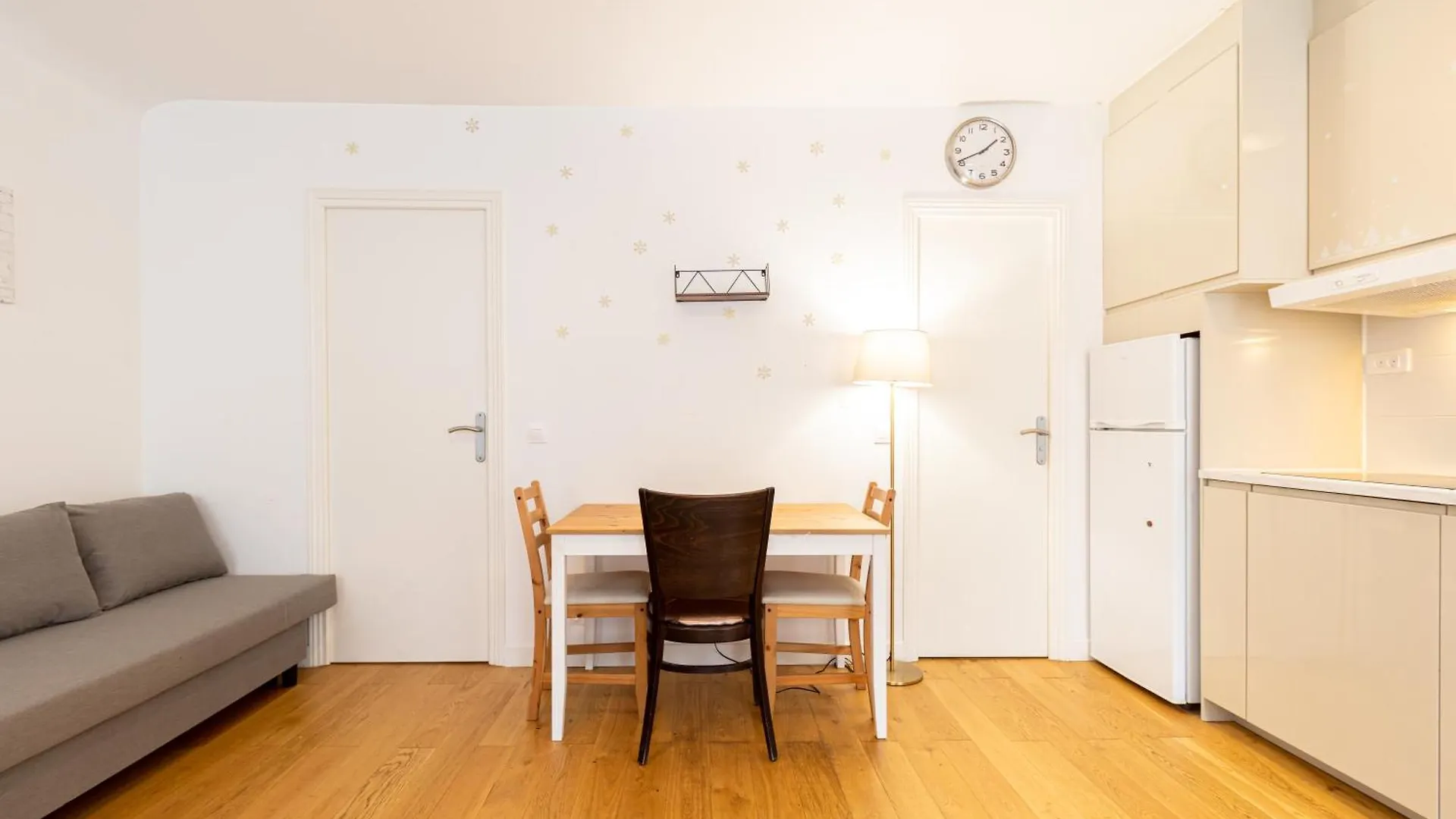 Cosy Flat Close To Arc De Triomphe Paris France
