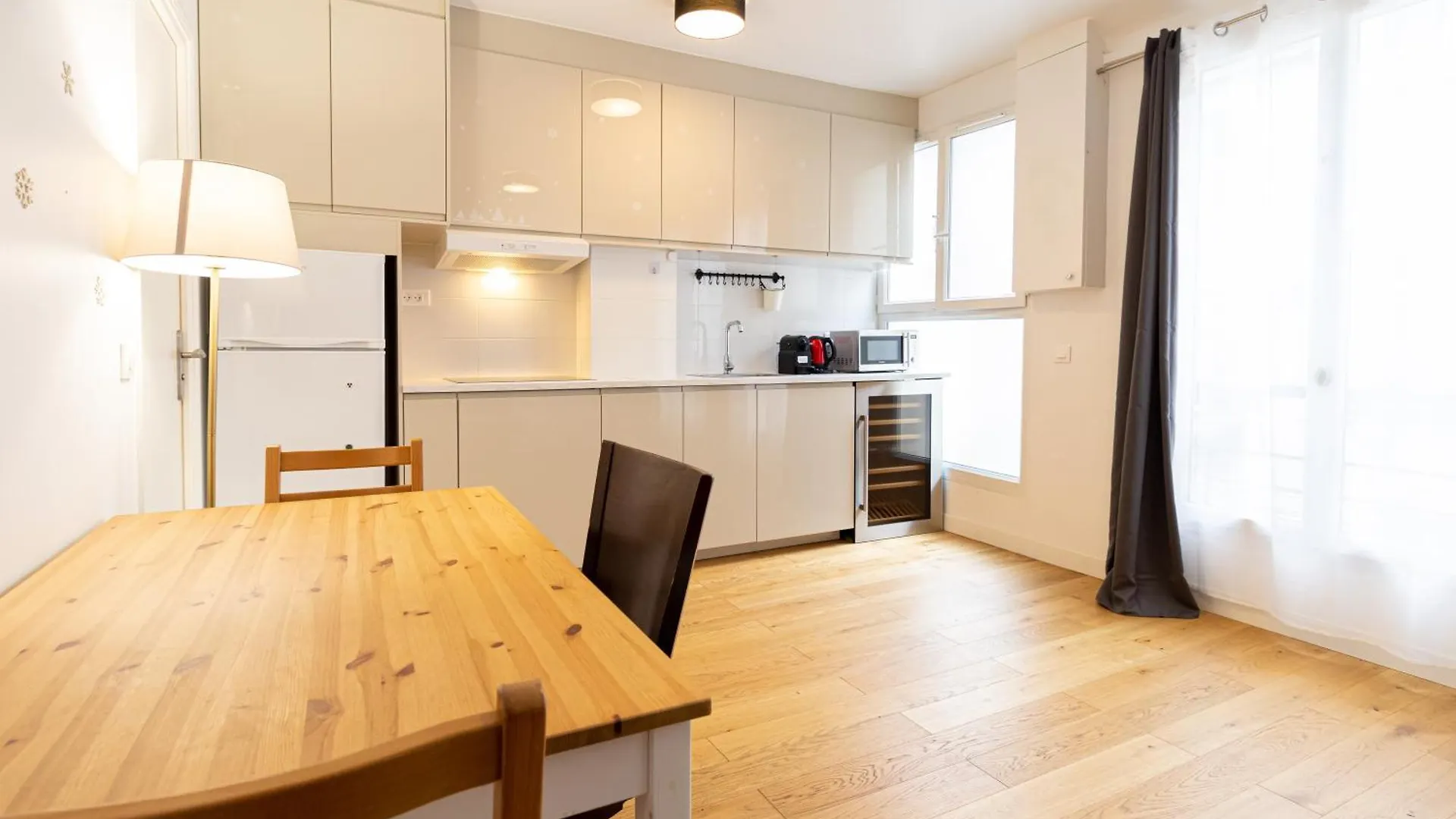 Cosy Flat Close To Arc De Triomphe Paris